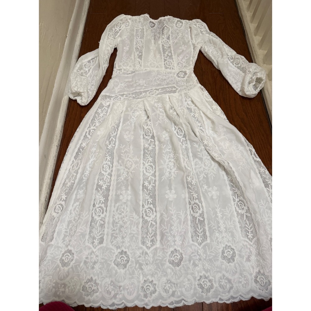 CICI White Floral Lace V-Neck Midi Dress Long Sleeve Bishop Scalloped Hem Size M - Picture 7 of 8